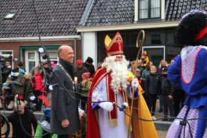 Lees meer over het artikel Aankomst Sinterklaas op vernieuwde wallen in Kollum