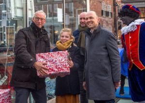 Lees meer over het artikel Sinterklaascadeaus van Lions voor kinderen Voedselbank